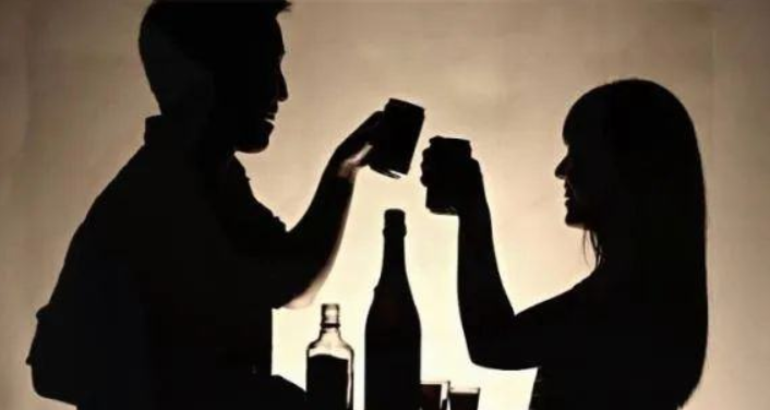 王平聚律師：醉酒后強(qiáng)行與他人發(fā)生性關(guān)系，如何定罪?