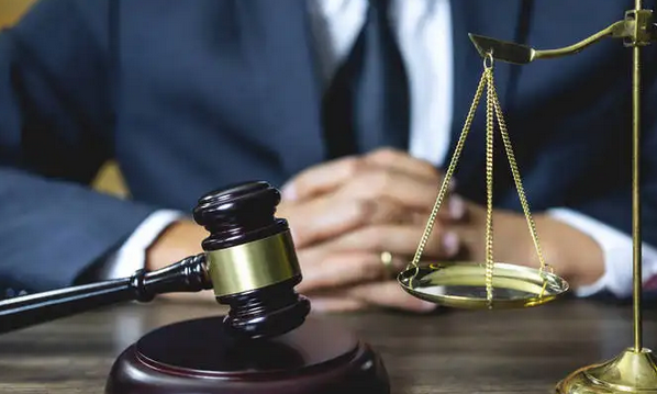 財務(wù)挪用10萬公款怎么判刑